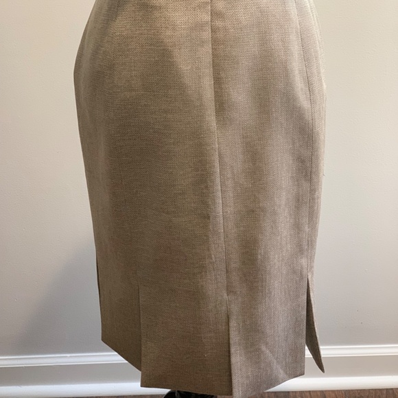 Liz Claiborne suit skirt sz 10 tan creme netural basic pencil pleated slit work - Picture 7 of 16